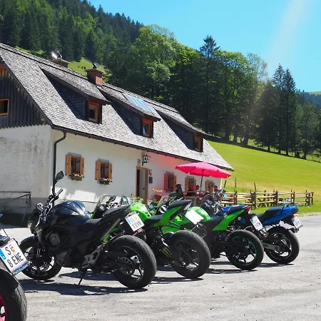 Zickerreith Almhutte