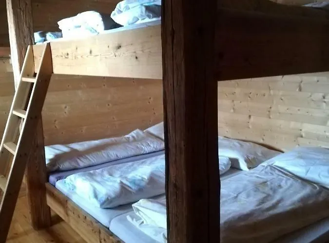 Zickerreith Almhutte بيت شباب